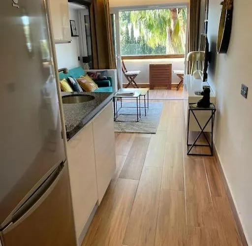 アパート Estupendo Duplex A 5 Min Andando De La Playa マルベーリャ